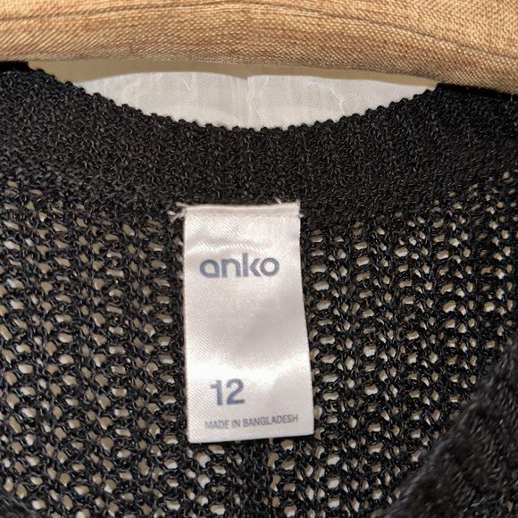 Black Sleeveless Sweater Vest - Picture 8 of 14